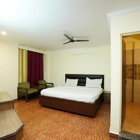 דהראדון Hotel Gaurab Near Paltan Bazaar מראה חיצוני תמונה