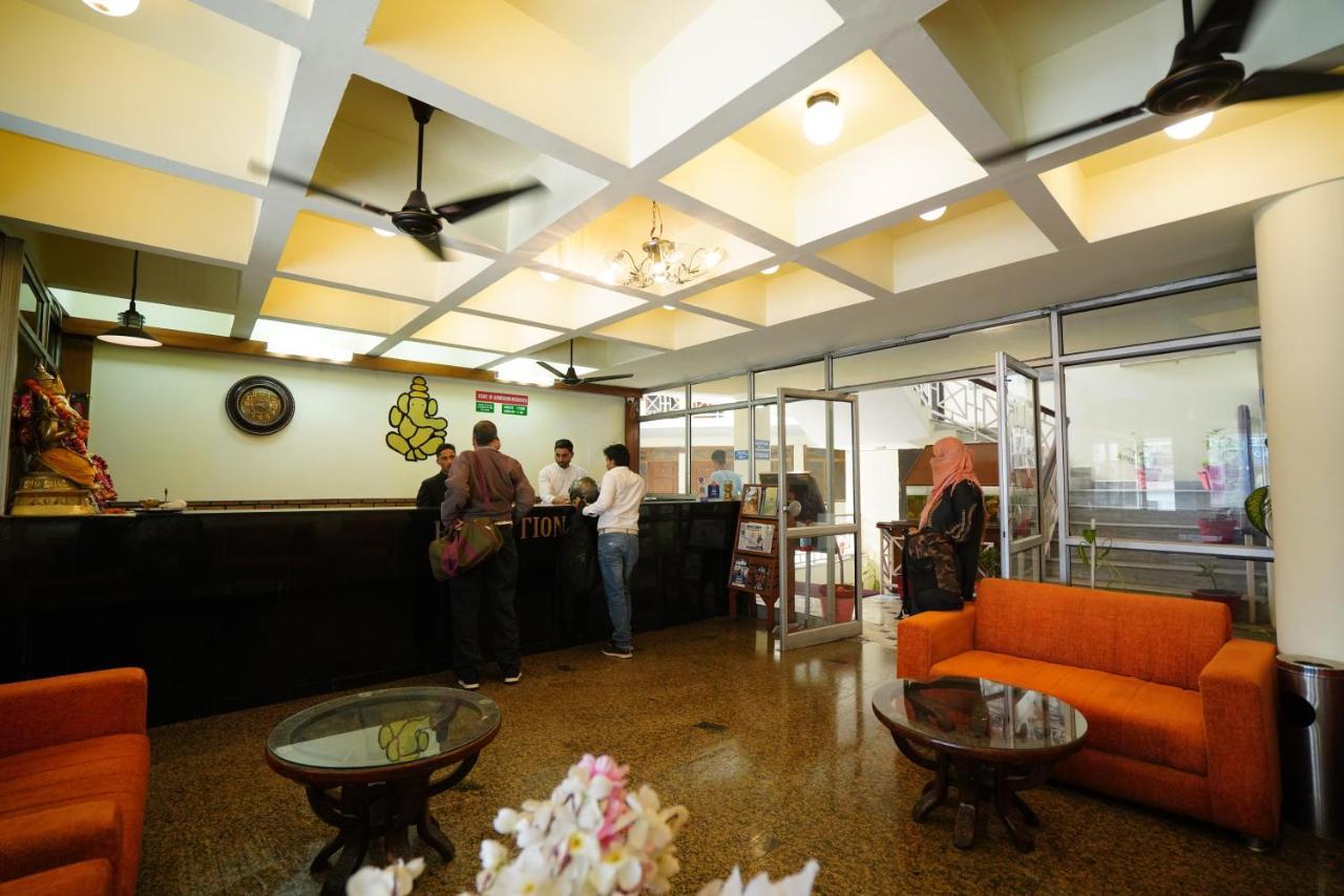 דהראדון Hotel Gaurab Near Paltan Bazaar מראה חיצוני תמונה