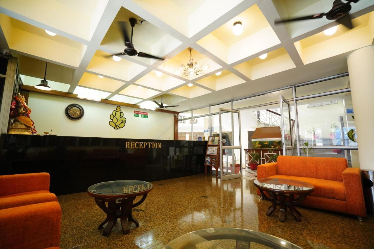 דהראדון Hotel Gaurab Near Paltan Bazaar מראה חיצוני תמונה