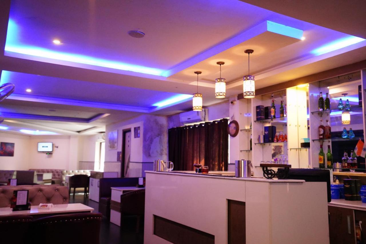 דהראדון Hotel Gaurab Near Paltan Bazaar מראה חיצוני תמונה