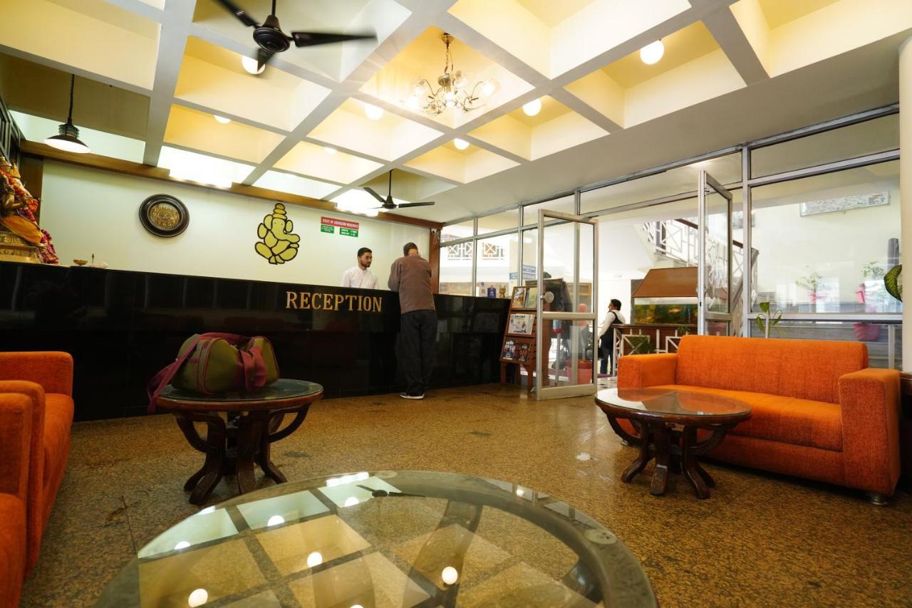 דהראדון Hotel Gaurab Near Paltan Bazaar מראה חיצוני תמונה